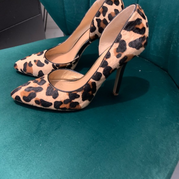 Shoes - Picture 2 of 5